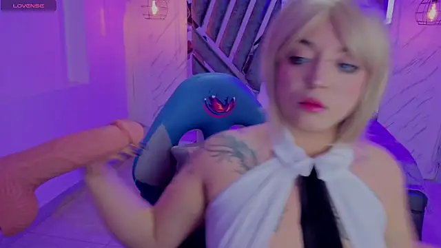 Snapshot of _Vermell_ chatting on 02.11.26 Vermell online show from 02.11.26