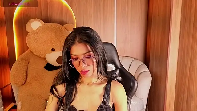 Snapshot of Alina_b_ chatting on 02.04.26 Alina b online show from 02.04.26