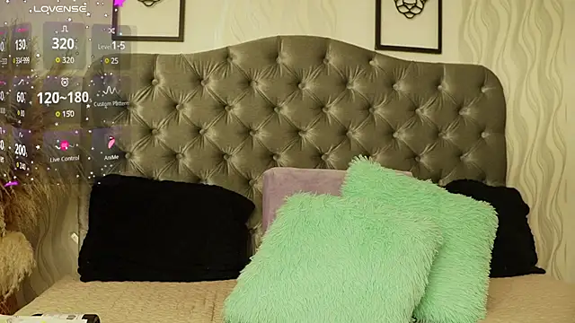 katt eyes  online show from 04.13.26