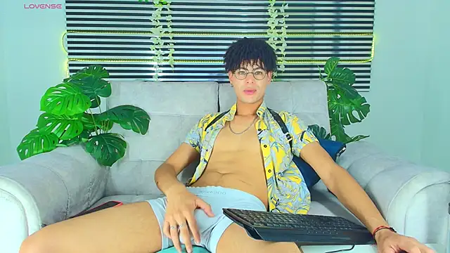 ThiiagoSaeenz online show from 04.19.26