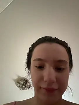 MiaTee online show from 02.27.26