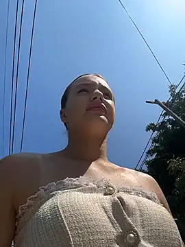 MiaTee online show from 03.31.26