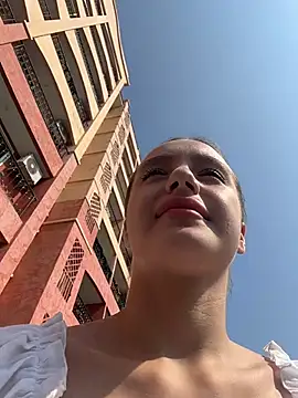 MiaTee online show from 04.18.26