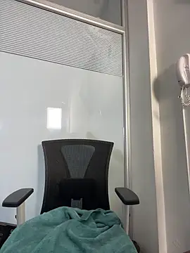 Nahomy Benett online show from 02.20.26