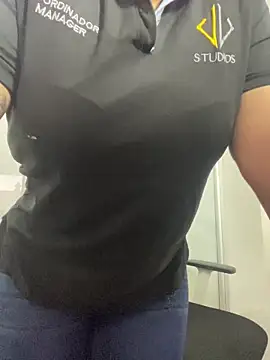 Nahomy Benett online show from 02.22.26