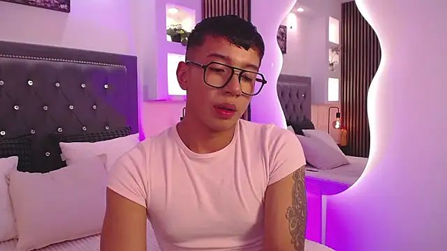 Snapshot of Fancy_Vixen chatting on 02.25.26 Fancy Vixen online show from 02.25.26