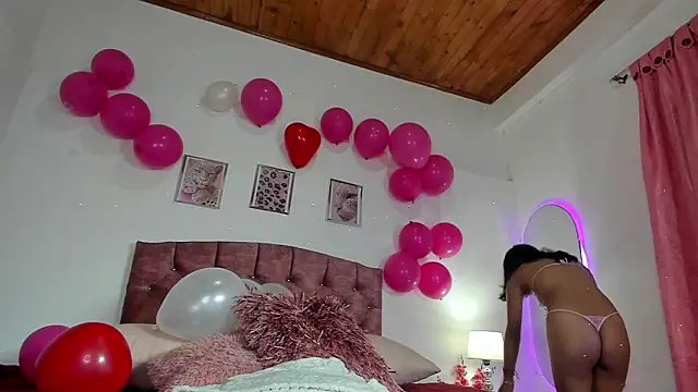 Snapshot of luna_velveth chatting on 02.13.26 luna velveth online show from 02.13.26