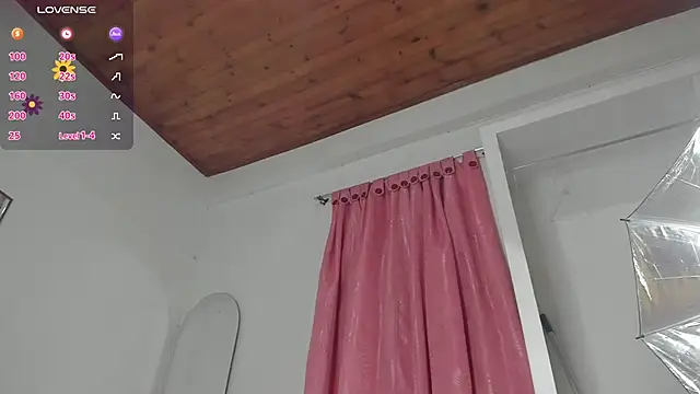 luna velveth online show from 04.10.26