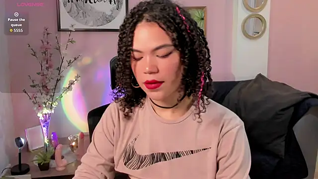 Monic Bellucci online show from 02.17.26