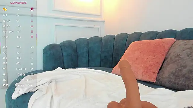 Lia Velez  online show from 02.03.26