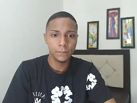 Snapshot of hotboyluxe chatting on 02.18.26 hotboyluxe online show from 02.18.26