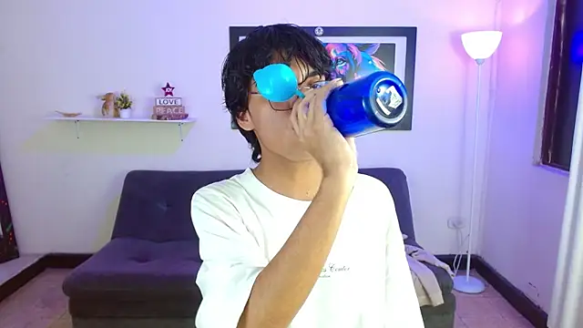 Snapshot of Maecum18 chatting on 02.17.26 Maecum18 online show from 02.17.26