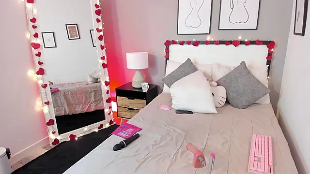 QueenRose    online show from 02.23.26