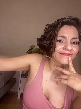 eva luz online show from 02.21.26