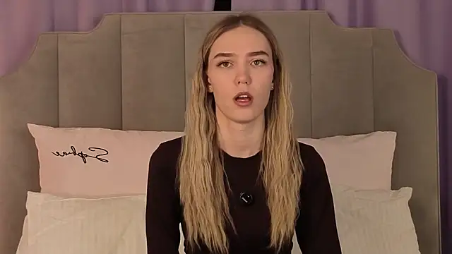 NikkiRyx online show from 04.10.26