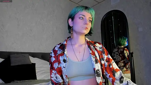 Scarle Whisper online show from 05.27.26