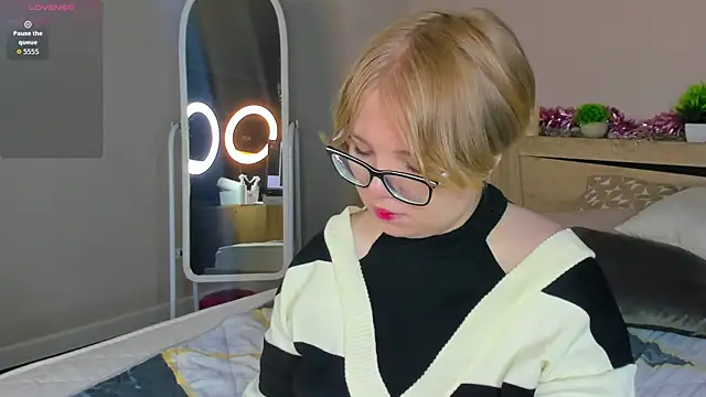 Lauraaa Smith online show from 03.02.26