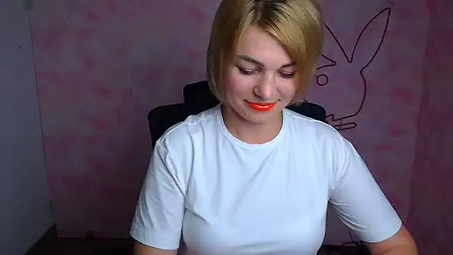 Snapshot of CuttieEmma chatting on 07.07.26 CuttieEmma online show from 07.07.26