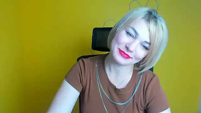Snapshot of CuttieEmma chatting on 07.16.26 CuttieEmma online show from 07.16.26