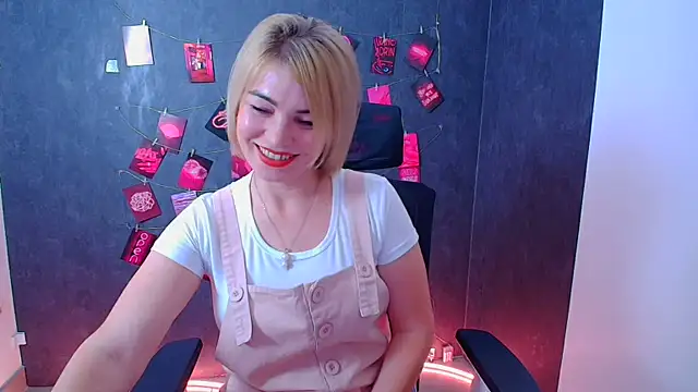 Snapshot of CuttieEmma chatting on 07.31.26 CuttieEmma online show from 07.31.26