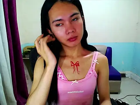 Snapshot of devine_goddess chatting on 05.24.26 devine goddess online show from 05.24.26