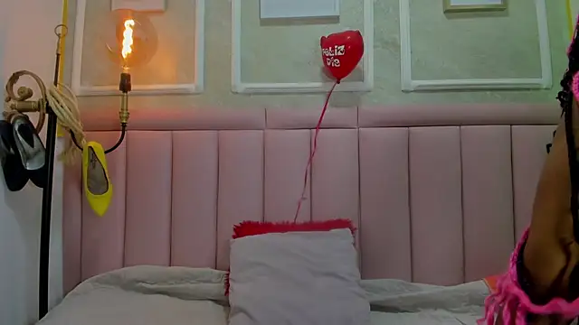 Snapshot of Luna_cocoa chatting on 02.18.26 Luna cocoa online show from 02.18.26