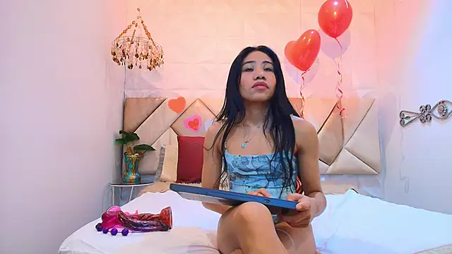 Snapshot of Lara_pons chatting on 02.12.26 Lara pons online show from 02.12.26