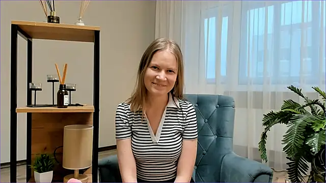 Snapshot of CleliaRostek chatting on 02.15.26 CleliaRostek online show from 02.15.26