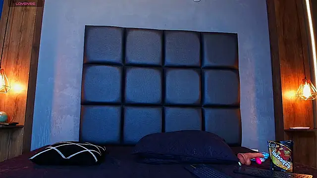 CORAL FOX online show from 04.14.26