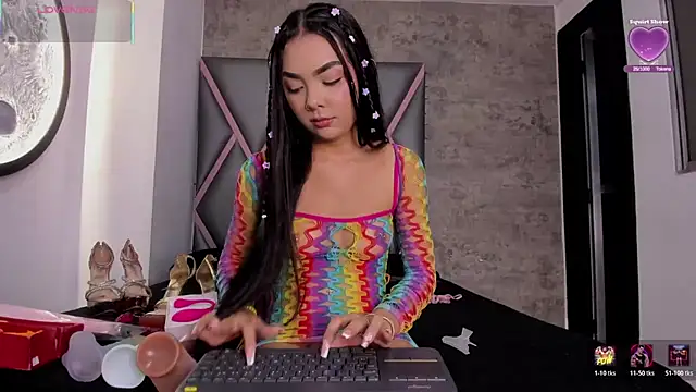 Emily-Queen03 online show from 04.23.26