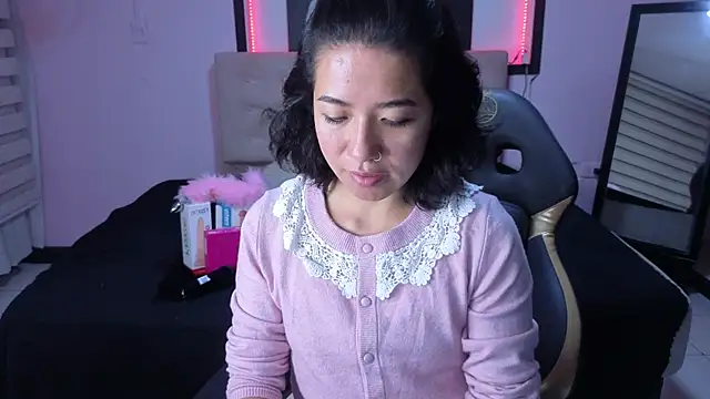 Snapshot of Lynn_turner chatting on 02.15.26 Lynn turner online show from 02.15.26