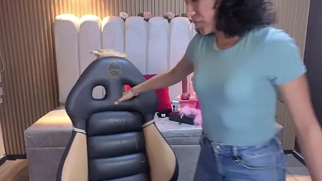 Lynn turner online show from 04.20.26