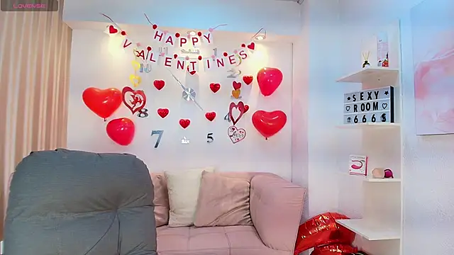 Snapshot of Luna_Millers chatting on 02.19.26 Luna Millers online show from 02.19.26