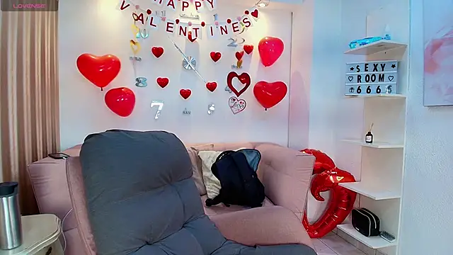 Snapshot of Luna_Millers chatting on 02.20.26 Luna Millers online show from 02.20.26