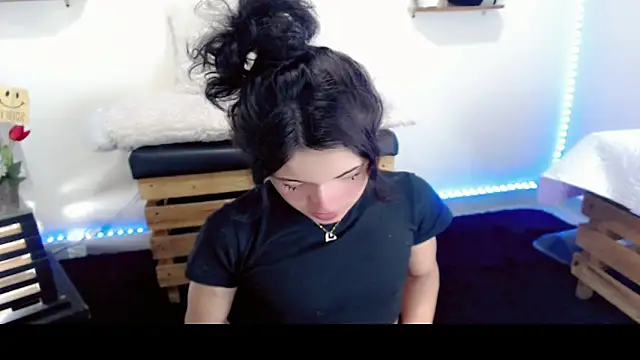 NathalialLooes online show from 03.29.26