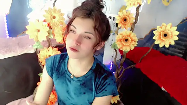 Snapshot of NathalialLooes chatting on 06.14.26 NathalialLooes online show from 06.14.26