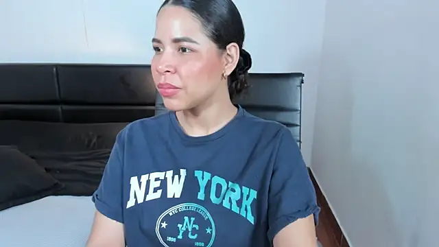 Snapshot of AshlyViper chatting on 02.06.26 AshlyViper online show from 02.06.26