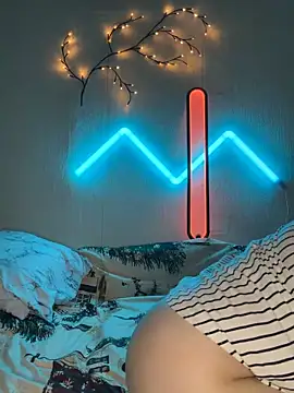 AlyaX X online show from 04.02.26