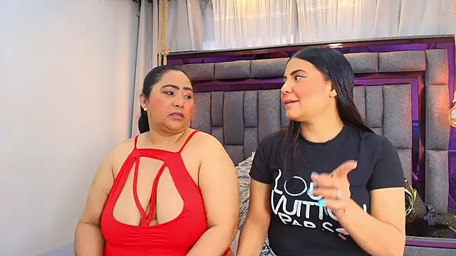 Karina Mendoza online show from 04.19.26