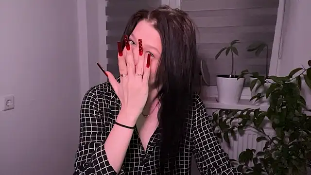 Sarahsolara online show from 03.05.26