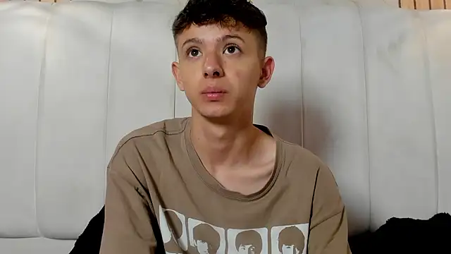 Snapshot of David_Roy_ chatting on 03.04.26 David Roy online show from 03.04.26