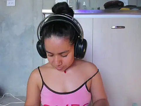 Snapshot of chiarafustox chatting on 06.25.26 chiarafustox online show from 06.25.26
