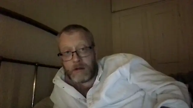 Snapshot of UnshodSixties chatting on 05.22.26 UnshodSixties online show from 05.22.26