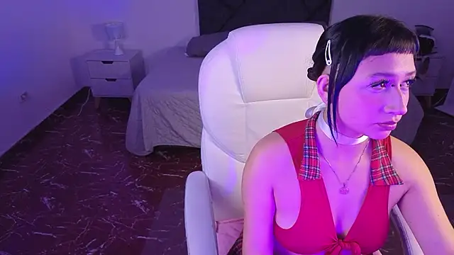 Snapshot of mia_bloom2 chatting on 02.25.26 mia bloom2 online show from 02.25.26