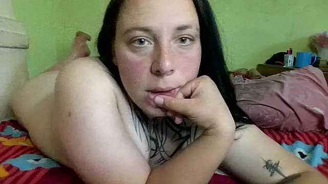 Snapshot of MillaSourety chatting on 06.03.26 MillaSourety online show from 06.03.26
