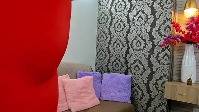 Charlotte-Wright online show from 02.08.26