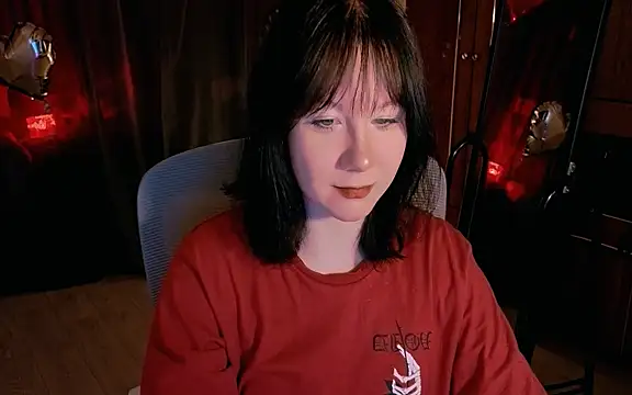 Snapshot of marty_bree chatting on 04.23.26 marty bree online show from 04.23.26