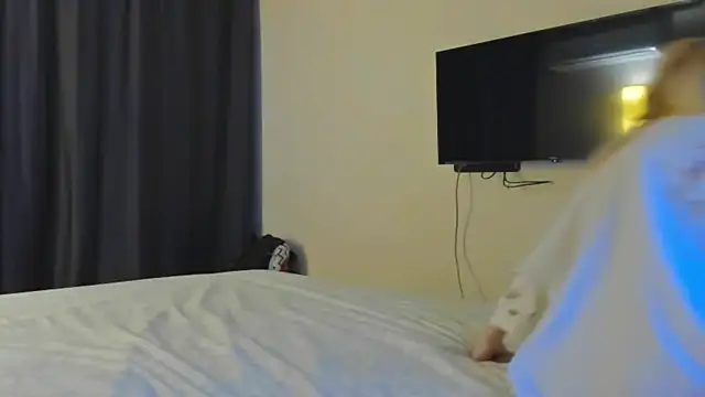 Lesyalisss online show from 04.16.26