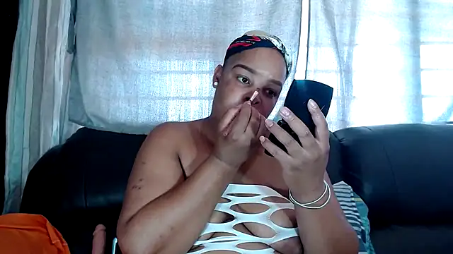 Snapshot of NAUGHTYSQUIRTER21 chatting on 02.08.26 NAUGHTYSQUIRTER21 online show from 02.08.26