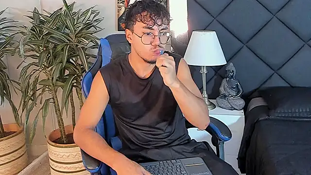 kai storn online show from 04.18.26